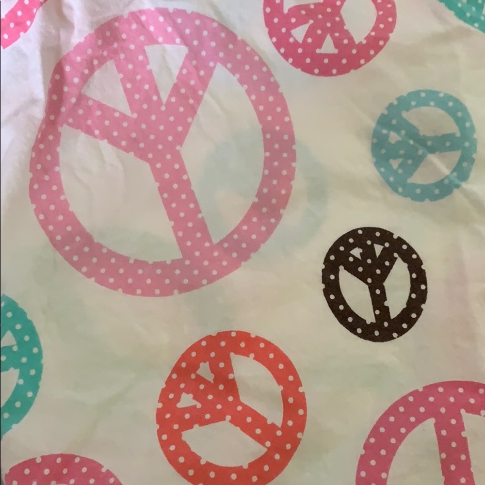 Two pillow cases and full/queen duvet cover